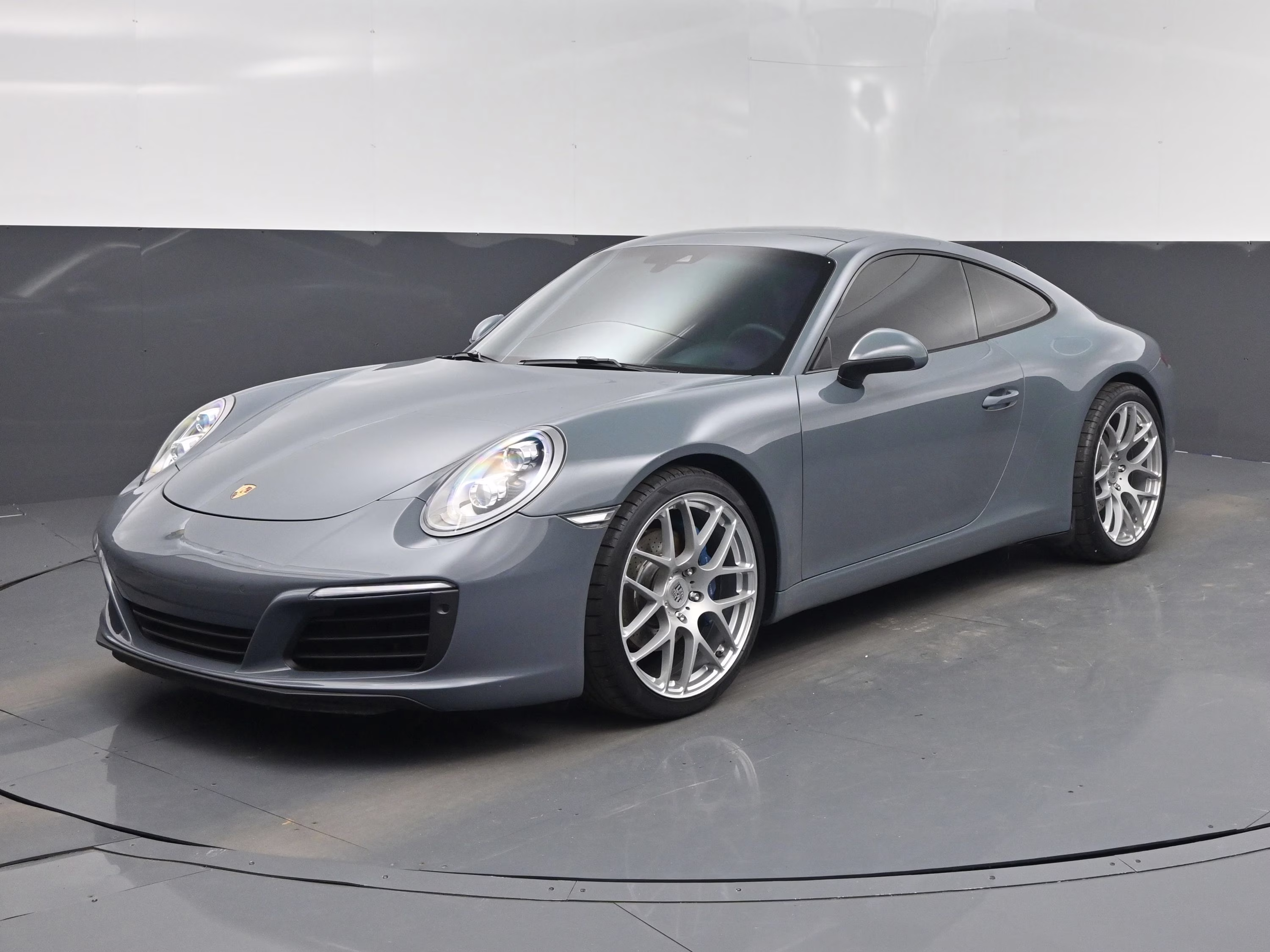 2018 Gray Porsche 911 Carrera RWD Coupe