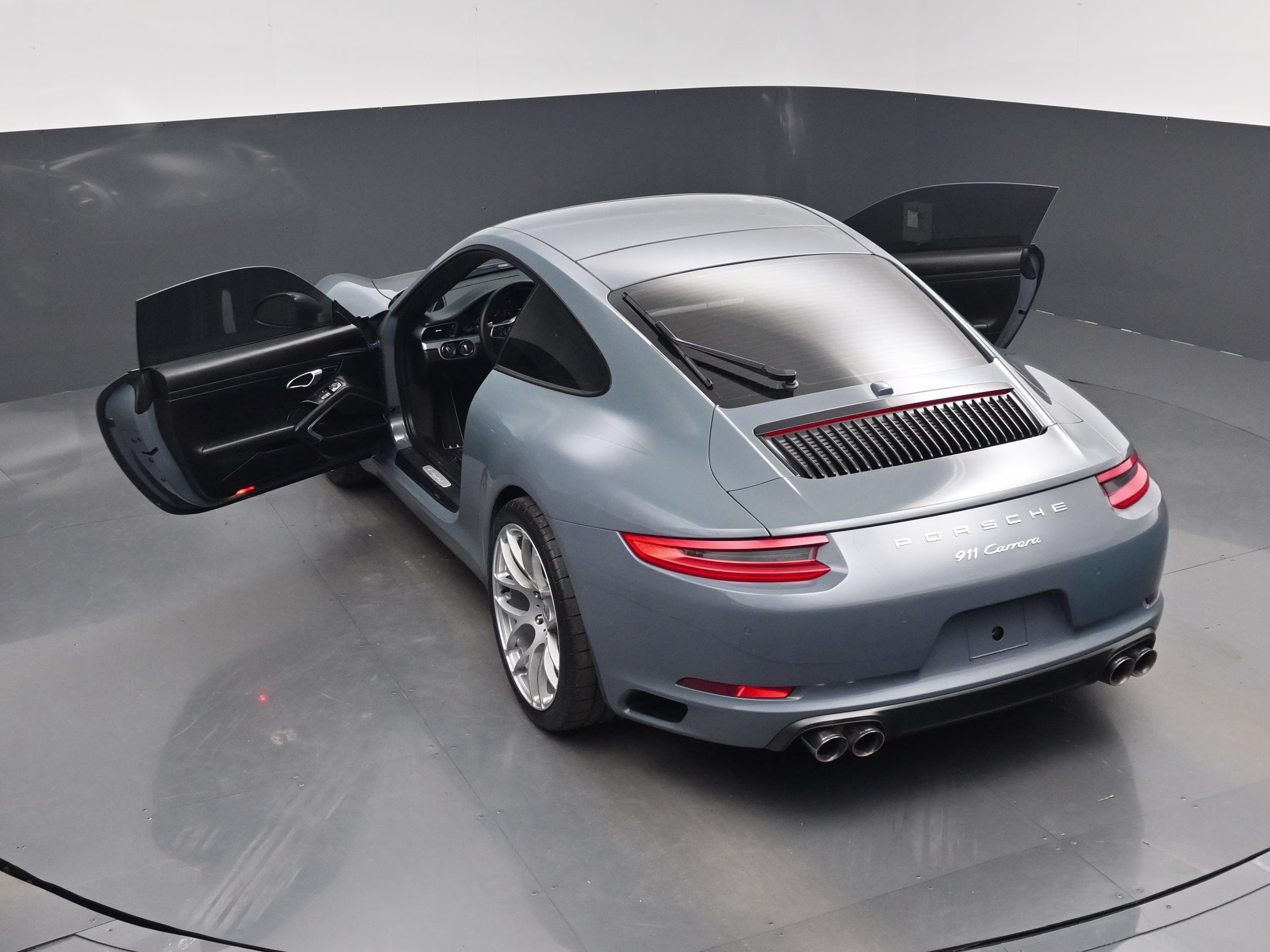 2018 Gray Porsche 911 Carrera RWD Coupe