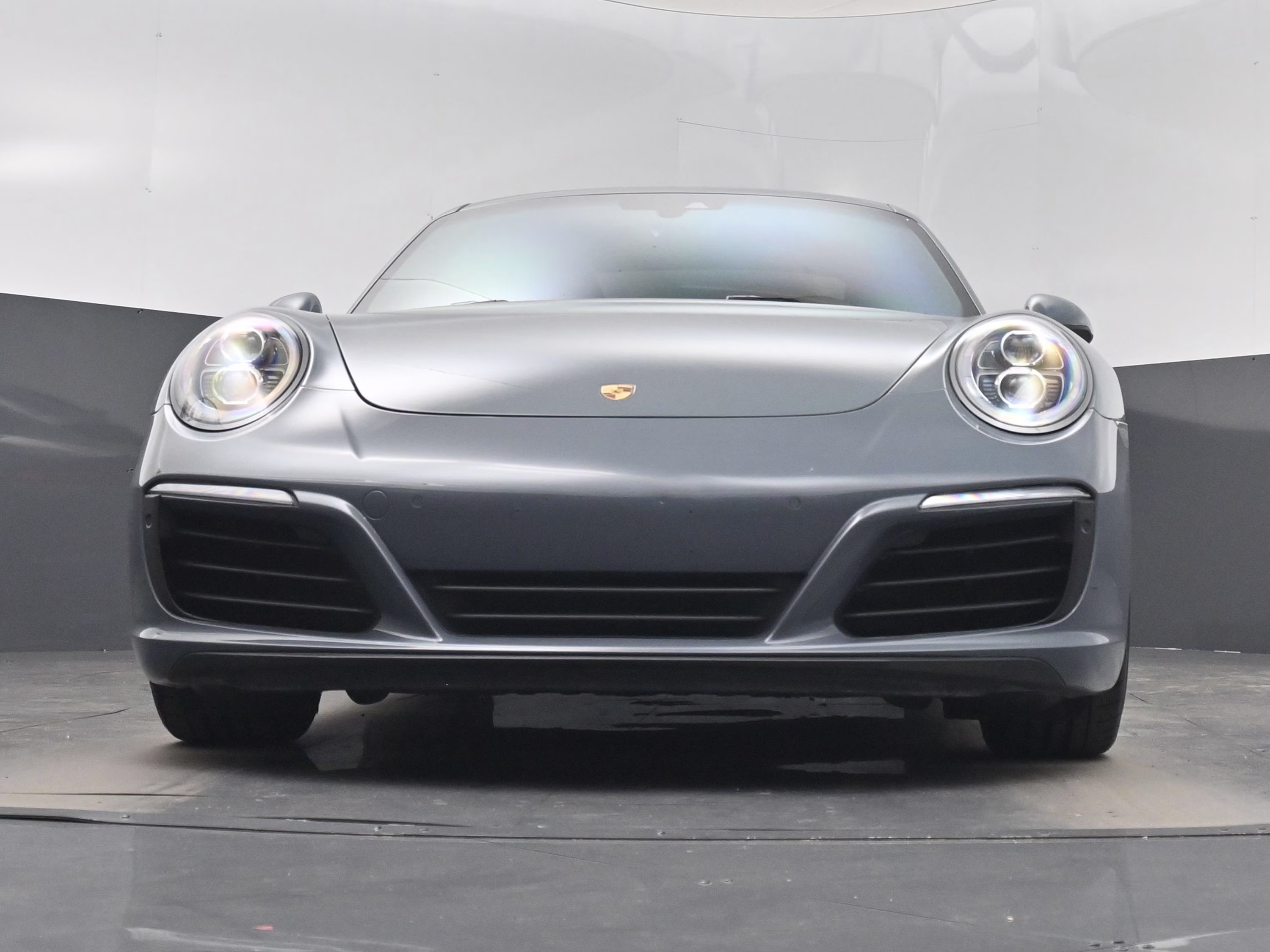 2018 Gray Porsche 911 Carrera RWD Coupe