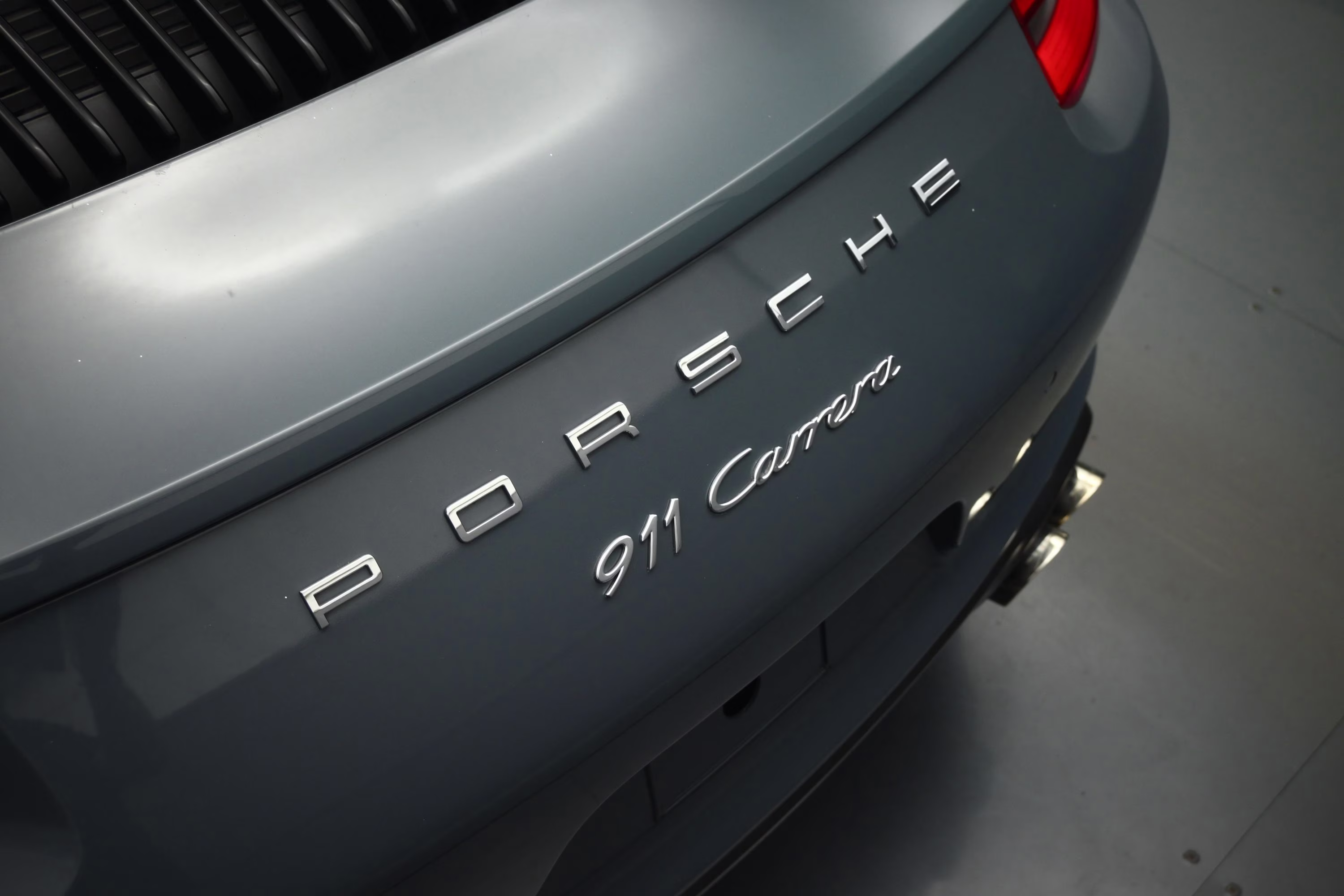2018 Gray Porsche 911 Carrera RWD Coupe