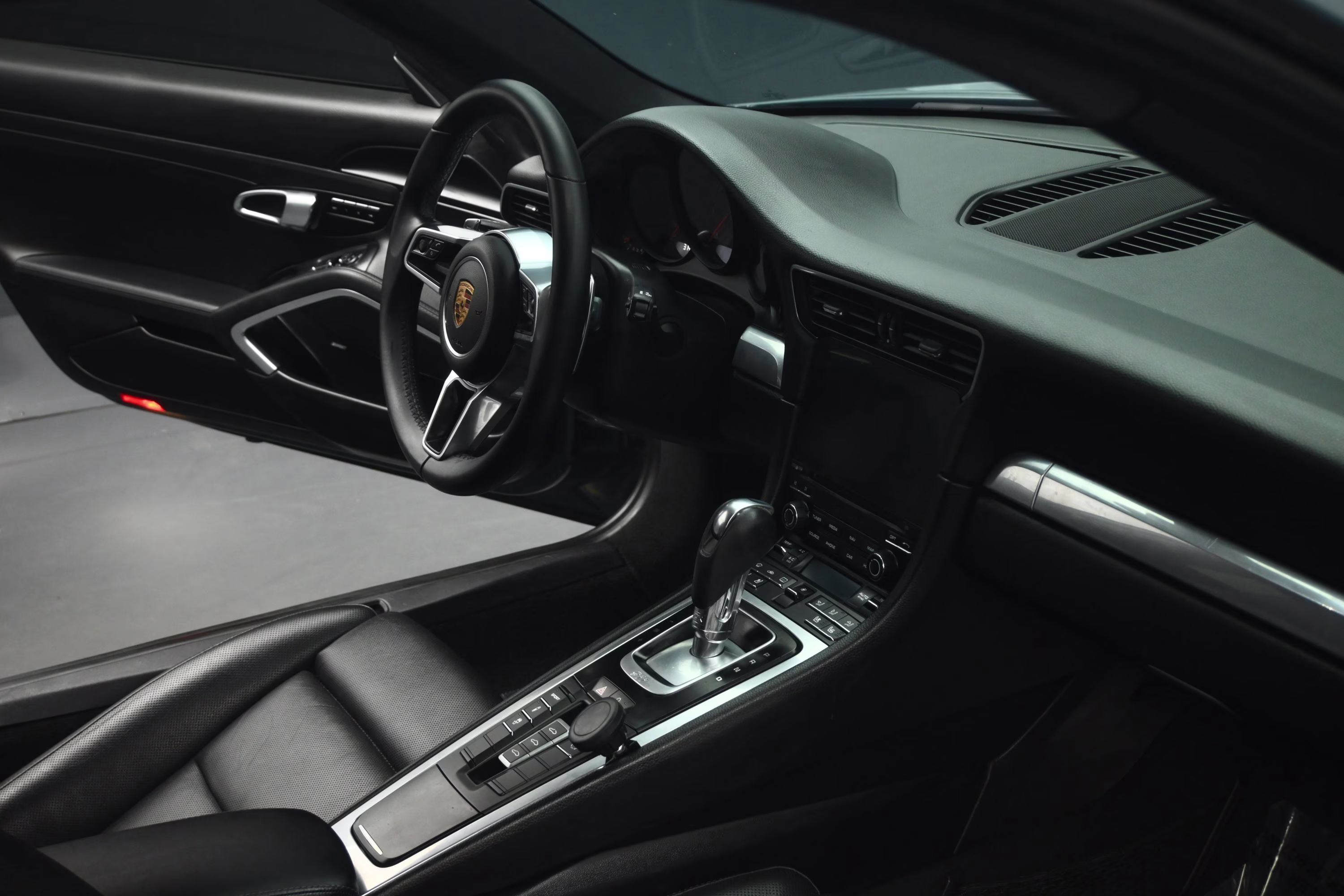2018 Gray Porsche 911 Carrera RWD Coupe
