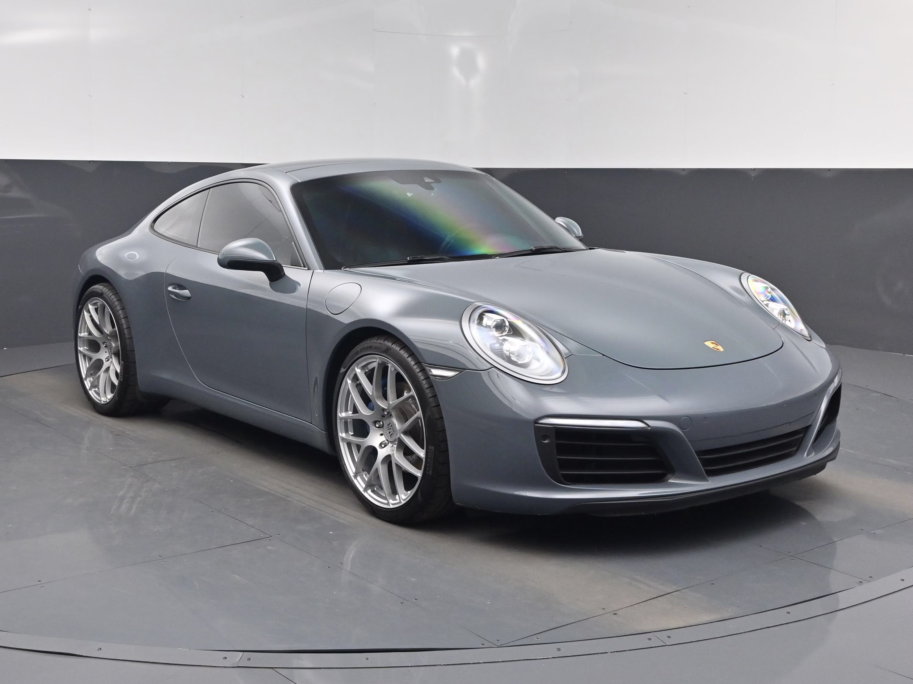 2018 Gray Porsche 911 Carrera RWD Coupe