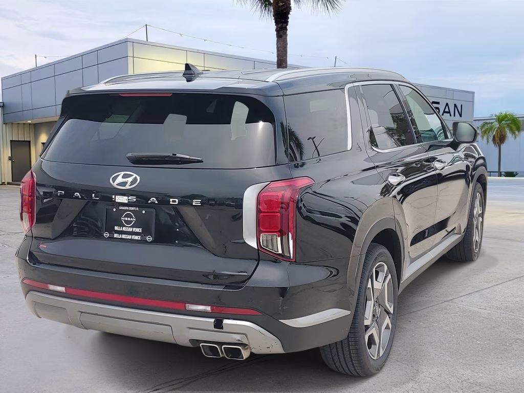 2024 Abyss Black Pearl Hyundai Palisade SEL FWD SUV
