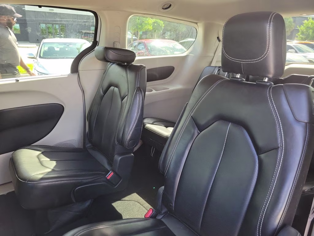 2023 Bright White Clearcoat Chrysler Pacifica Touring L FWD Van
