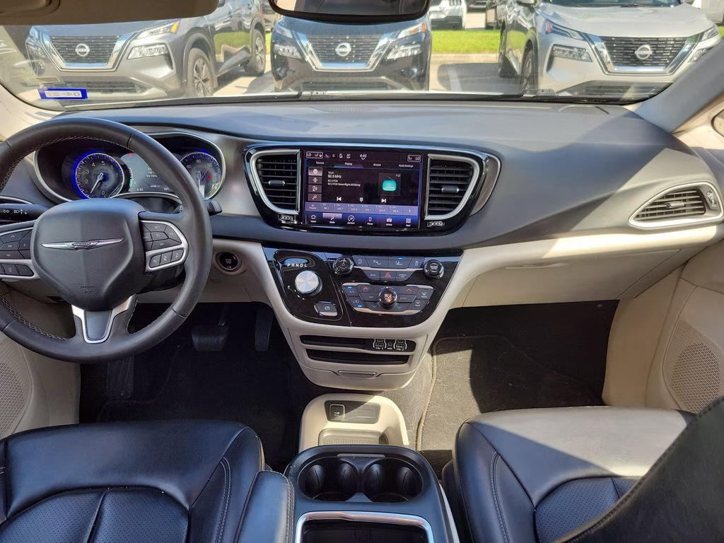 2023 Bright White Clearcoat Chrysler Pacifica Touring L FWD Van