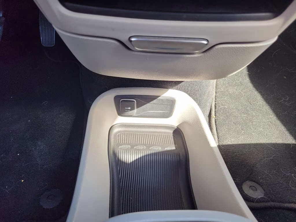 2023 Bright White Clearcoat Chrysler Pacifica Touring L FWD Van