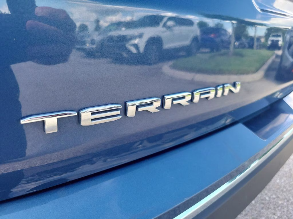 2024 Downpour Metallic GMC Terrain SLT FWD SUV