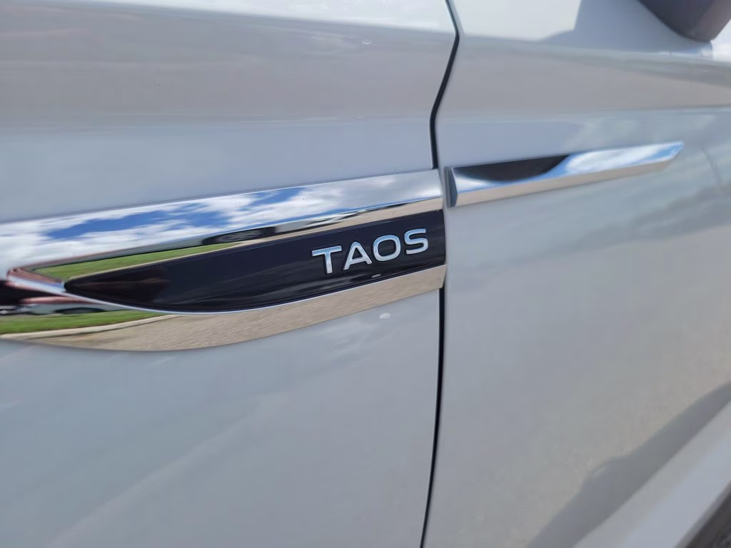 2024 Silver Volkswagen Taos 1.5T SE FWD SUV