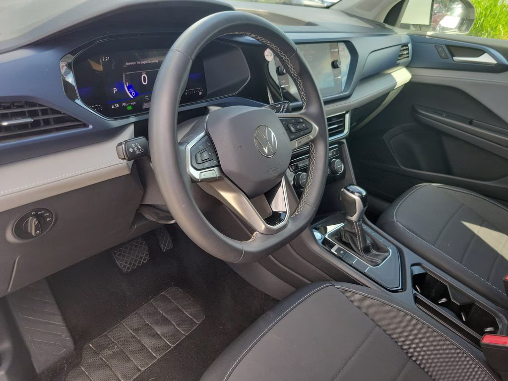 2024 Silver Volkswagen Taos 1.5T SE FWD SUV