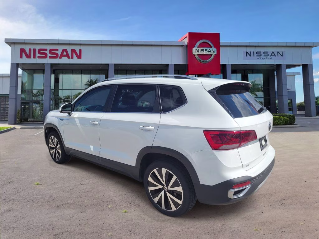 2024 Silver Volkswagen Taos 1.5T SE FWD SUV