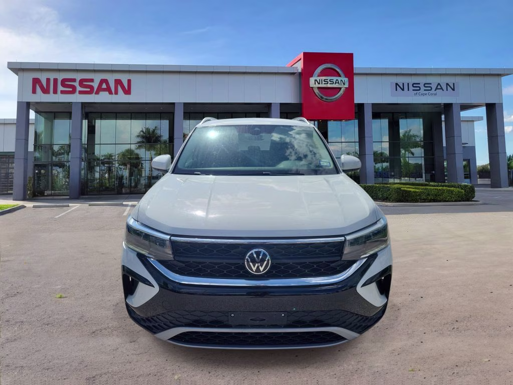 2024 Silver Volkswagen Taos 1.5T SE FWD SUV