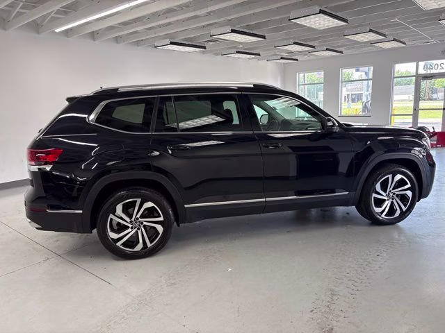 2023 Deep Black Pearl Volkswagen Atlas SEL AWD SUV