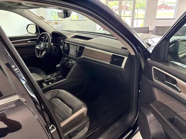 2023 Deep Black Pearl Volkswagen Atlas SEL AWD SUV