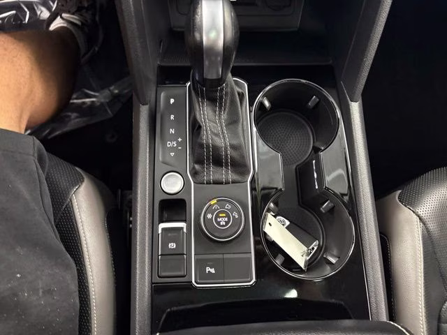 2023 Deep Black Pearl Volkswagen Atlas SEL AWD SUV