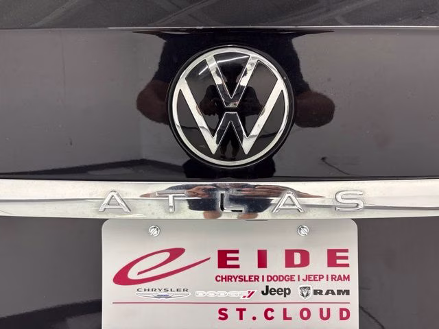 2023 Deep Black Pearl Volkswagen Atlas SEL AWD SUV