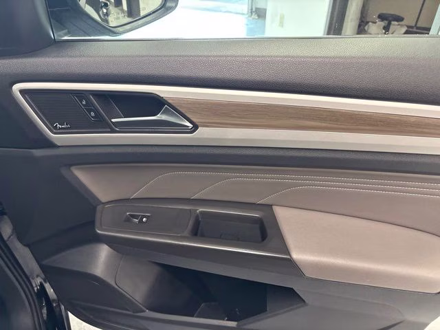 2023 Deep Black Pearl Volkswagen Atlas SEL AWD SUV