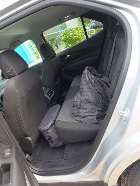 2022 Silver Ice Metallic Chevrolet Equinox LT AWD SUV