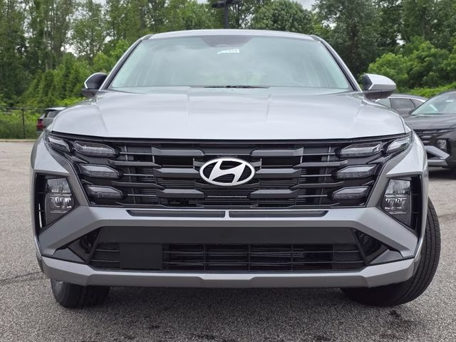 2026 Shimmering Silver Hyundai Tucson SE AWD SUV