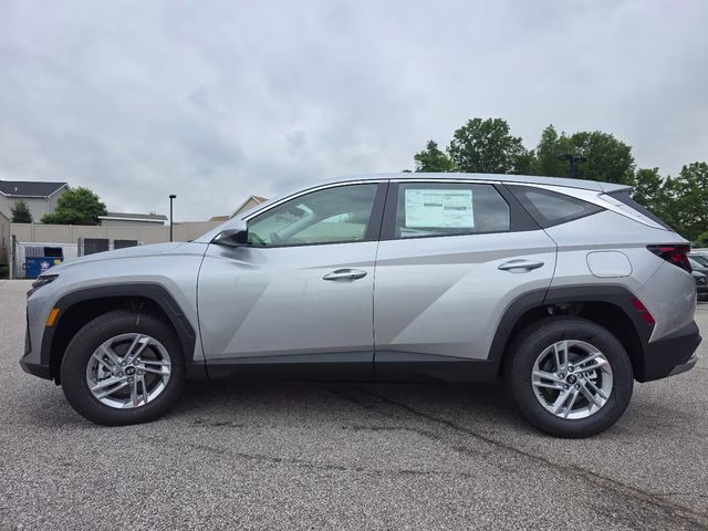 2026 Shimmering Silver Hyundai Tucson SE AWD SUV