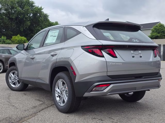 2026 Shimmering Silver Hyundai Tucson SE AWD SUV