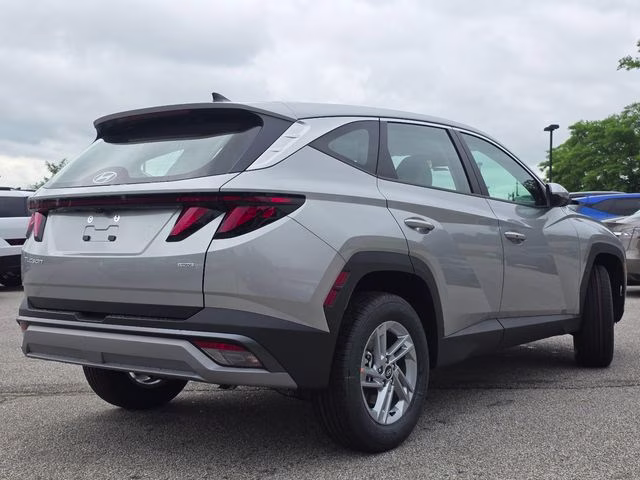 2026 Shimmering Silver Hyundai Tucson SE AWD SUV