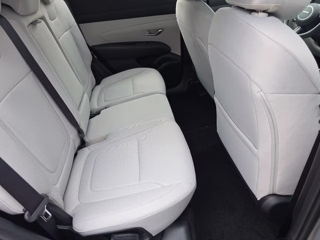 2026 Shimmering Silver Hyundai Tucson SE AWD SUV
