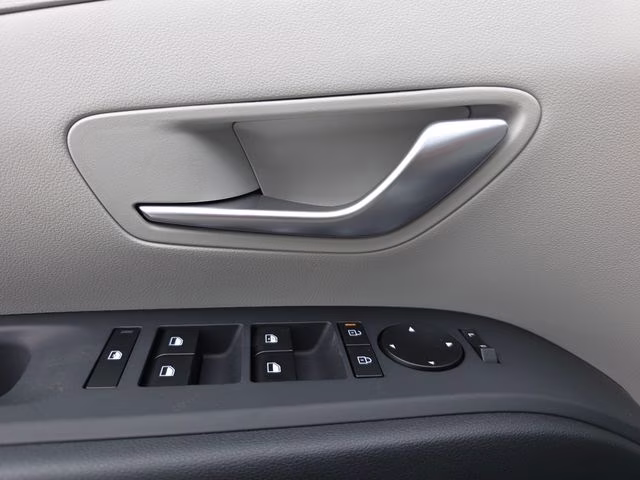 2026 Shimmering Silver Hyundai Tucson SE AWD SUV