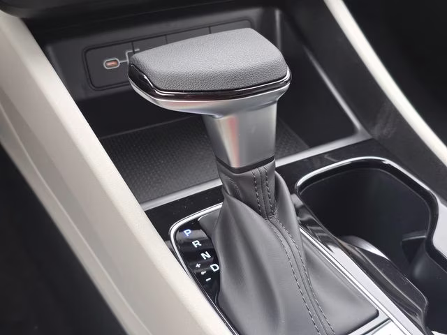 2026 Shimmering Silver Hyundai Tucson SE AWD SUV