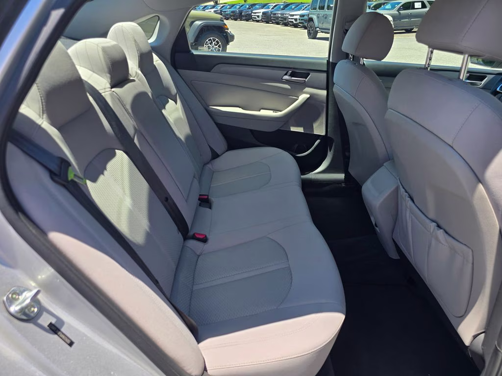 2018 Symphony Silver Hyundai Sonata SEL FWD Sedan