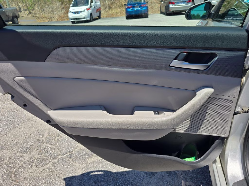 2018 Symphony Silver Hyundai Sonata SEL FWD Sedan