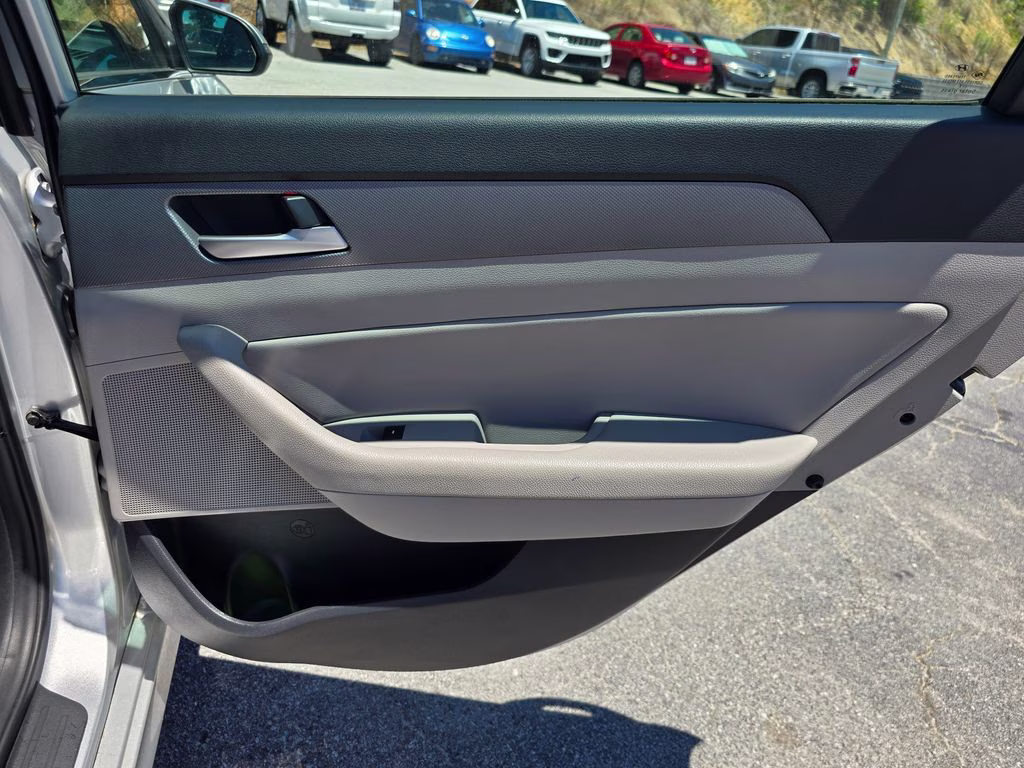 2018 Symphony Silver Hyundai Sonata SEL FWD Sedan