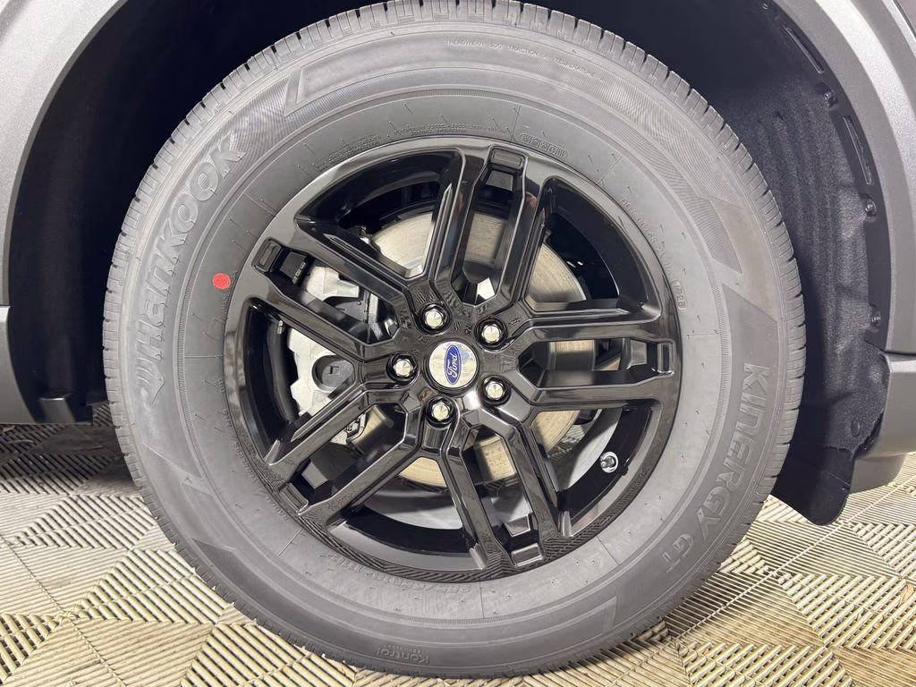2026 Agate Black Metallic Ford Explorer Active RWD SUV