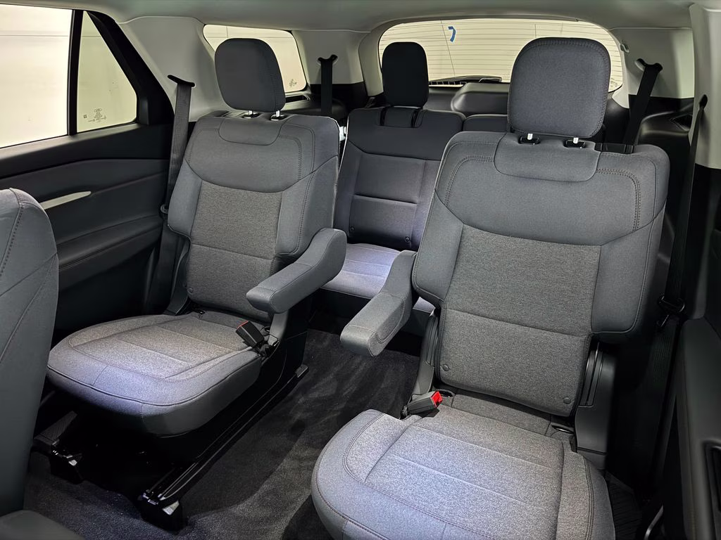 2026 Space White Metallic Ford Explorer Active RWD SUV
