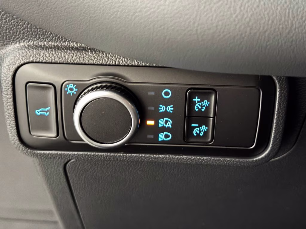 2026 Space White Metallic Ford Explorer Active RWD SUV