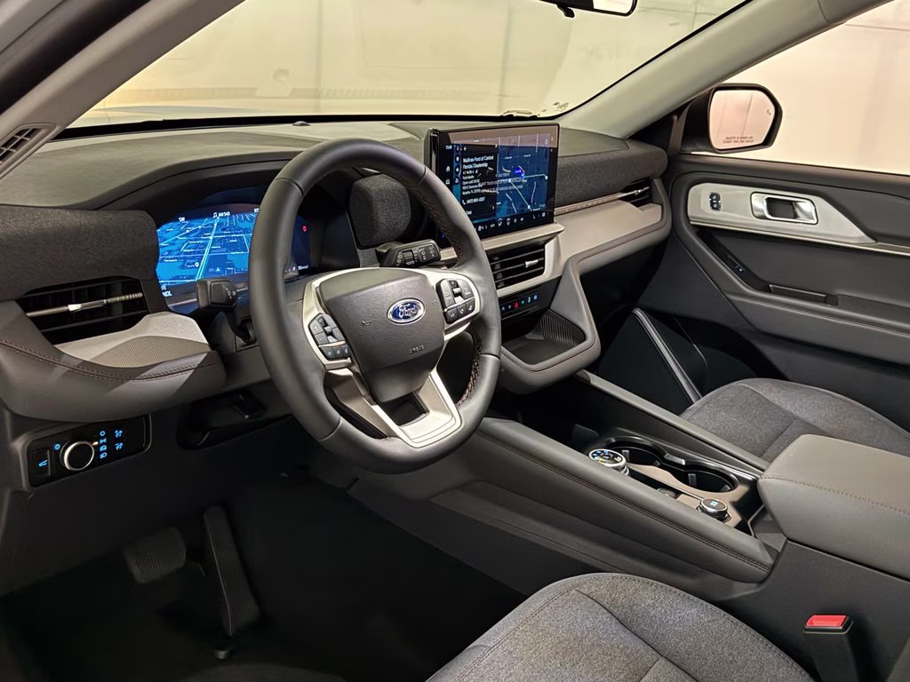 2026 Space White Metallic Ford Explorer Active RWD SUV
