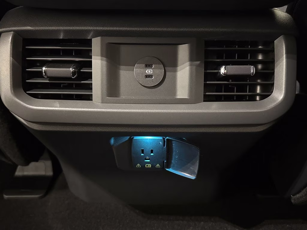 2026 Avalanche Ford F-150 XLT RWD Truck
