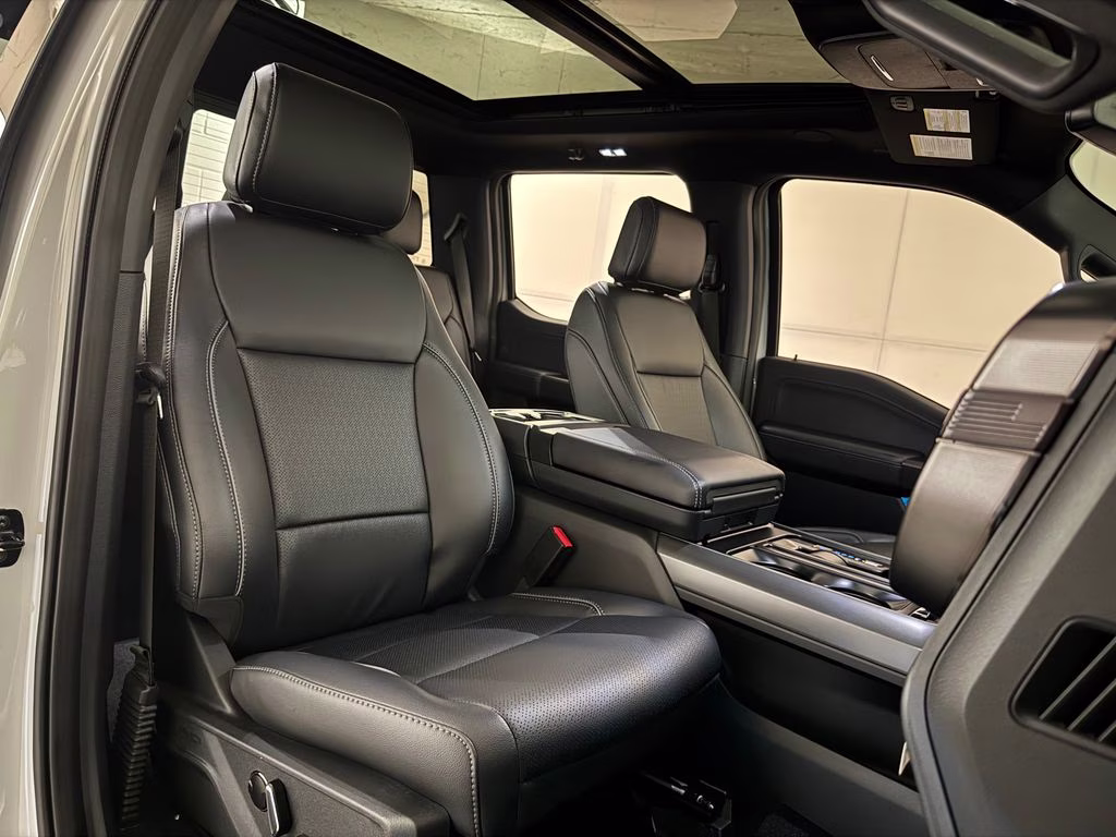 2026 Avalanche Ford F-150 Lariat 4X4 Truck