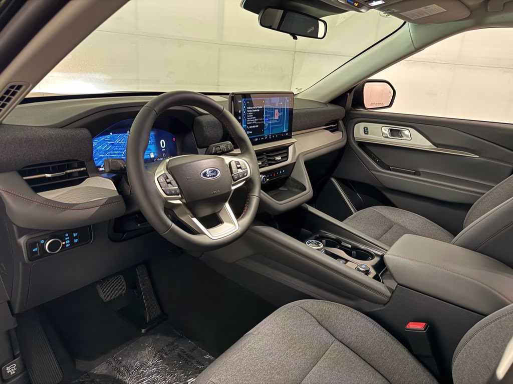 2026 Agate Black Metallic Ford Explorer Active RWD SUV