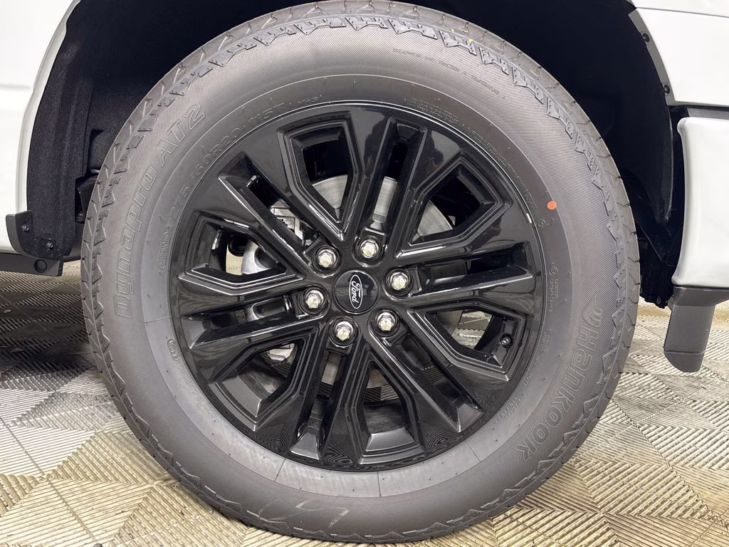 2026 Avalanche Ford F-150 Lariat 4X4 Truck