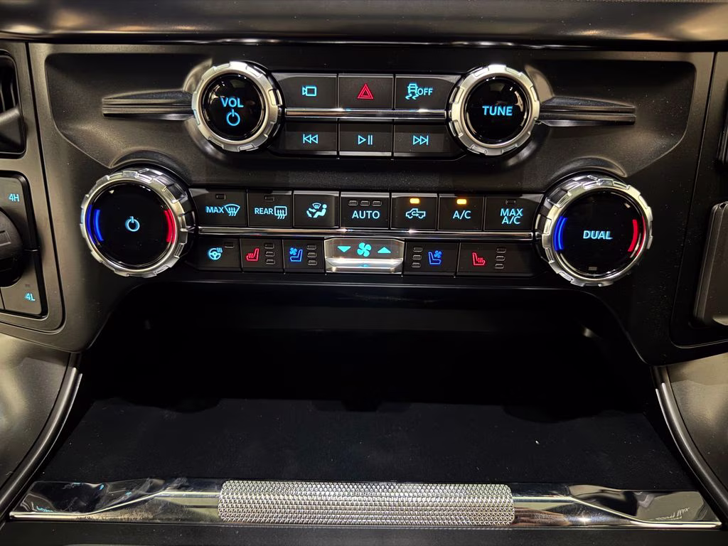 2026 Avalanche Ford F-150 Lariat 4X4 Truck