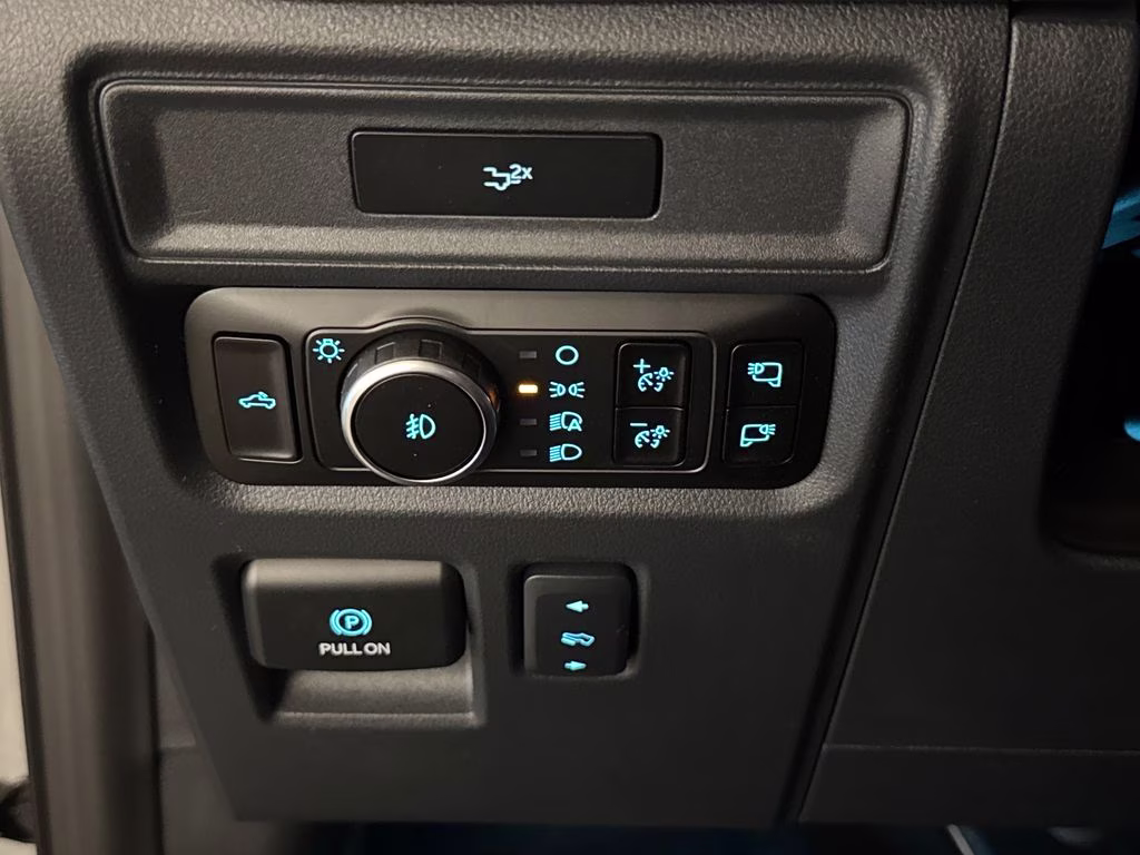 2026 Avalanche Ford F-150 Lariat 4X4 Truck
