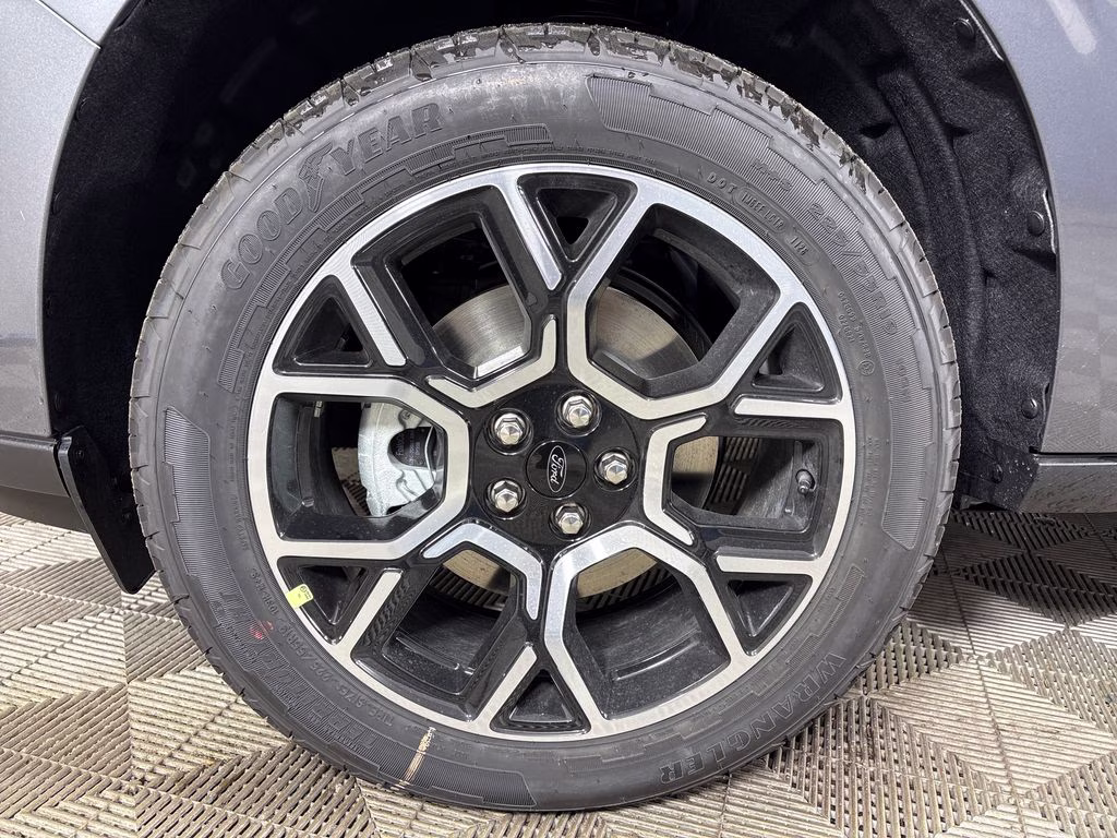 2026 Carbonized Gray Metallic Ford Maverick Lariat AWD Truck