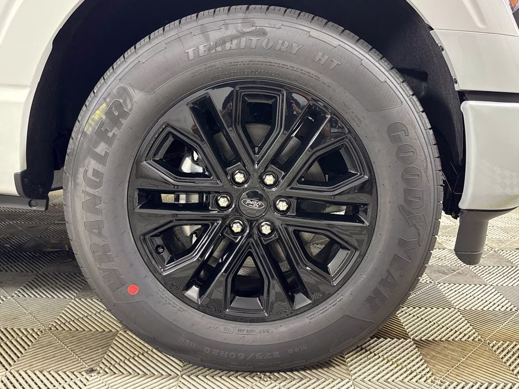 2026 Avalanche Ford F-150 XLT RWD Truck