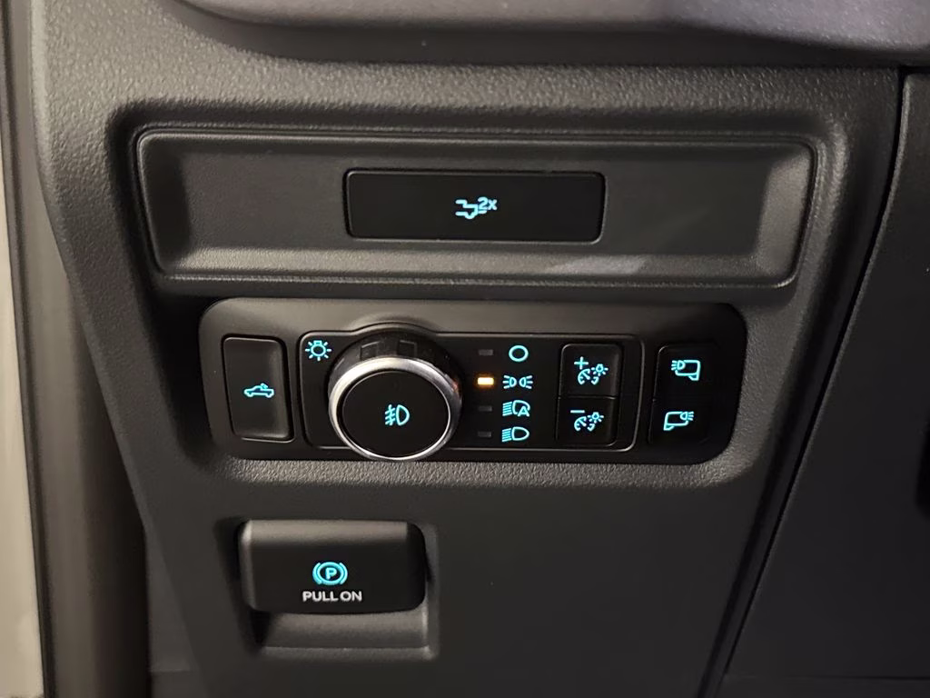 2026 Avalanche Ford F-150 XLT RWD Truck