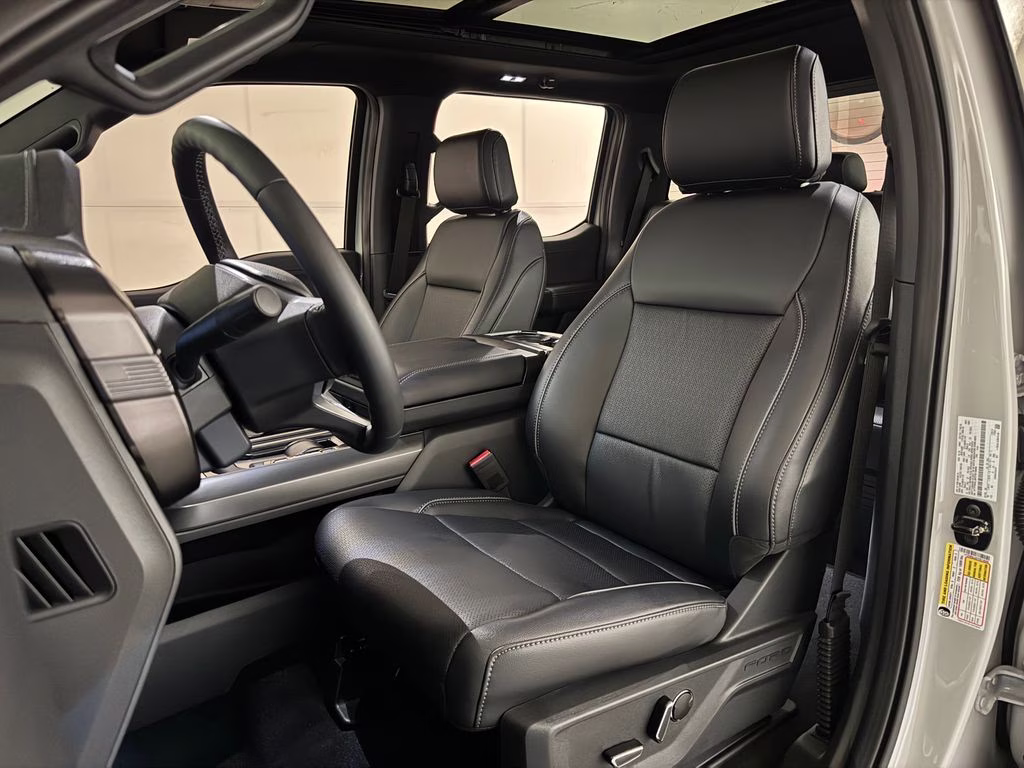 2026 Avalanche Ford F-150 Lariat 4X4 Truck