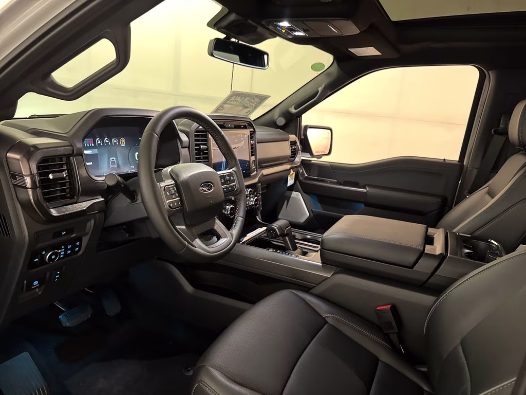 2026 Avalanche Ford F-150 Lariat 4X4 Truck