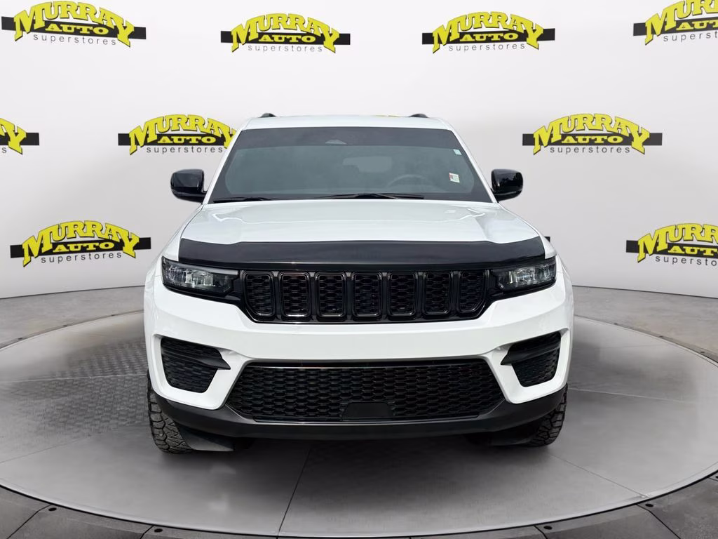 2025 Bright White Clearcoat Jeep Grand Cherokee Altitude X RWD SUV