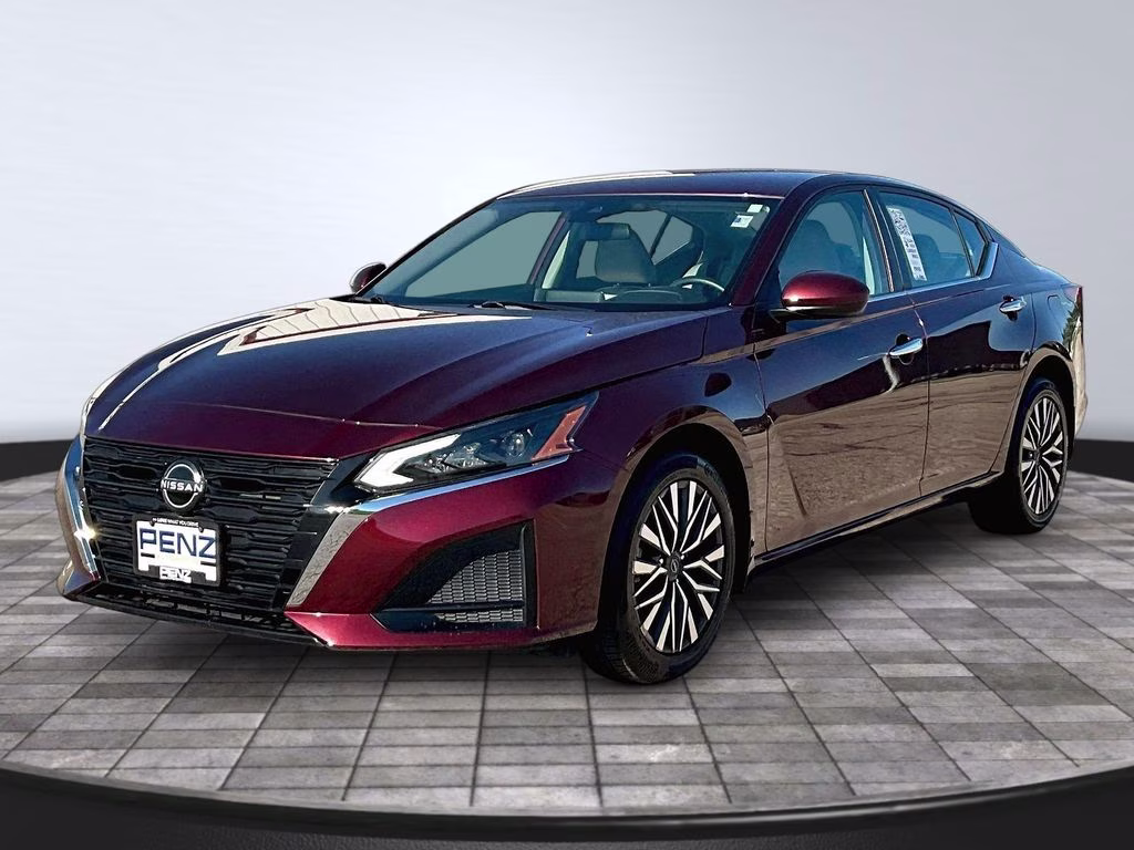 2023 Garnet Pearl Metallic Nissan Altima 2.5 SV AWD Sedan