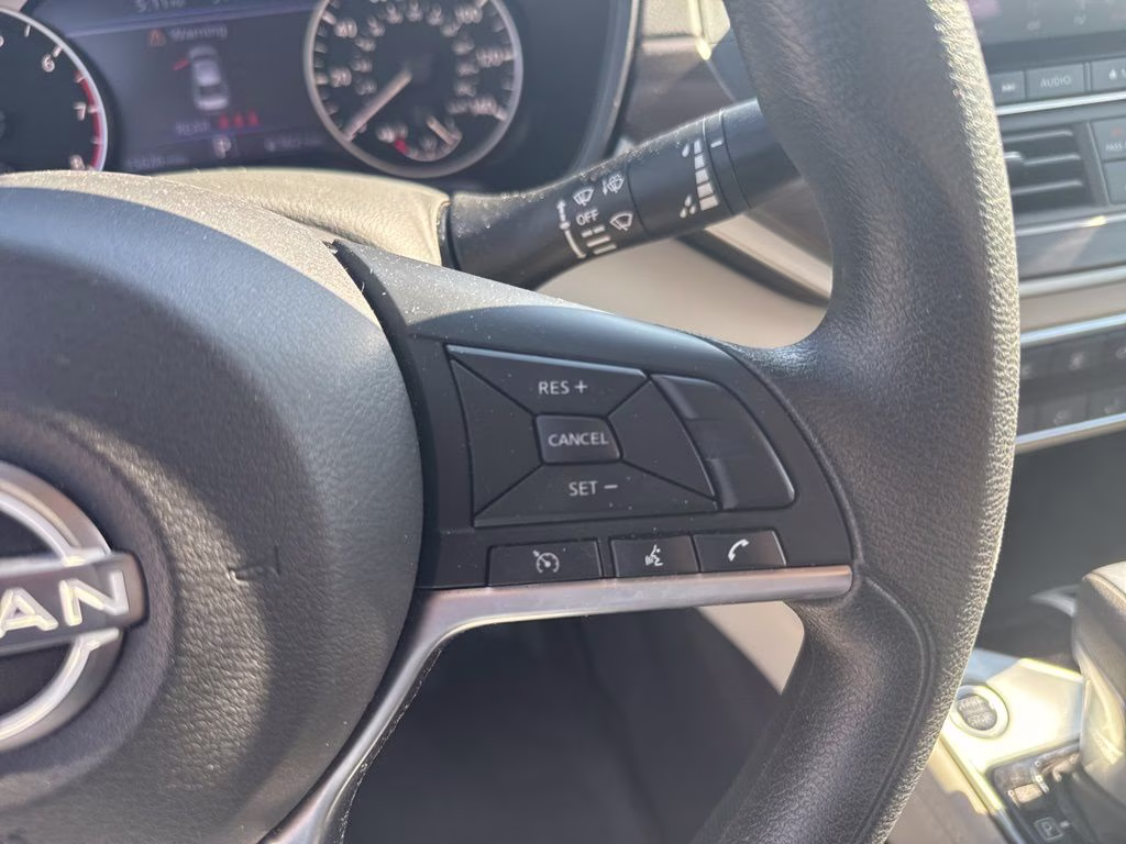 2023 Garnet Pearl Metallic Nissan Altima 2.5 SV AWD Sedan