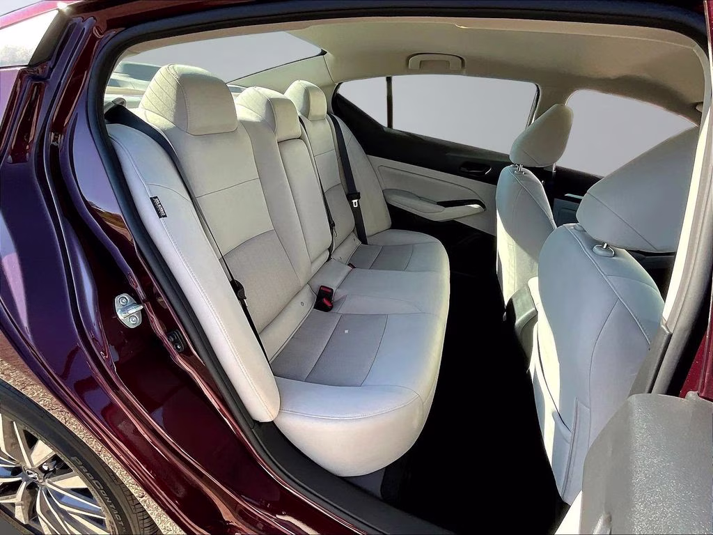 2023 Garnet Pearl Metallic Nissan Altima 2.5 SV AWD Sedan